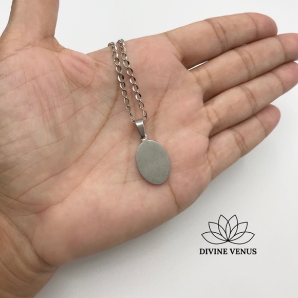 Mother Mary Necklace - Picture 7 of 8